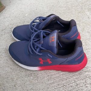 Under Armour big boys size 7 shoe USED